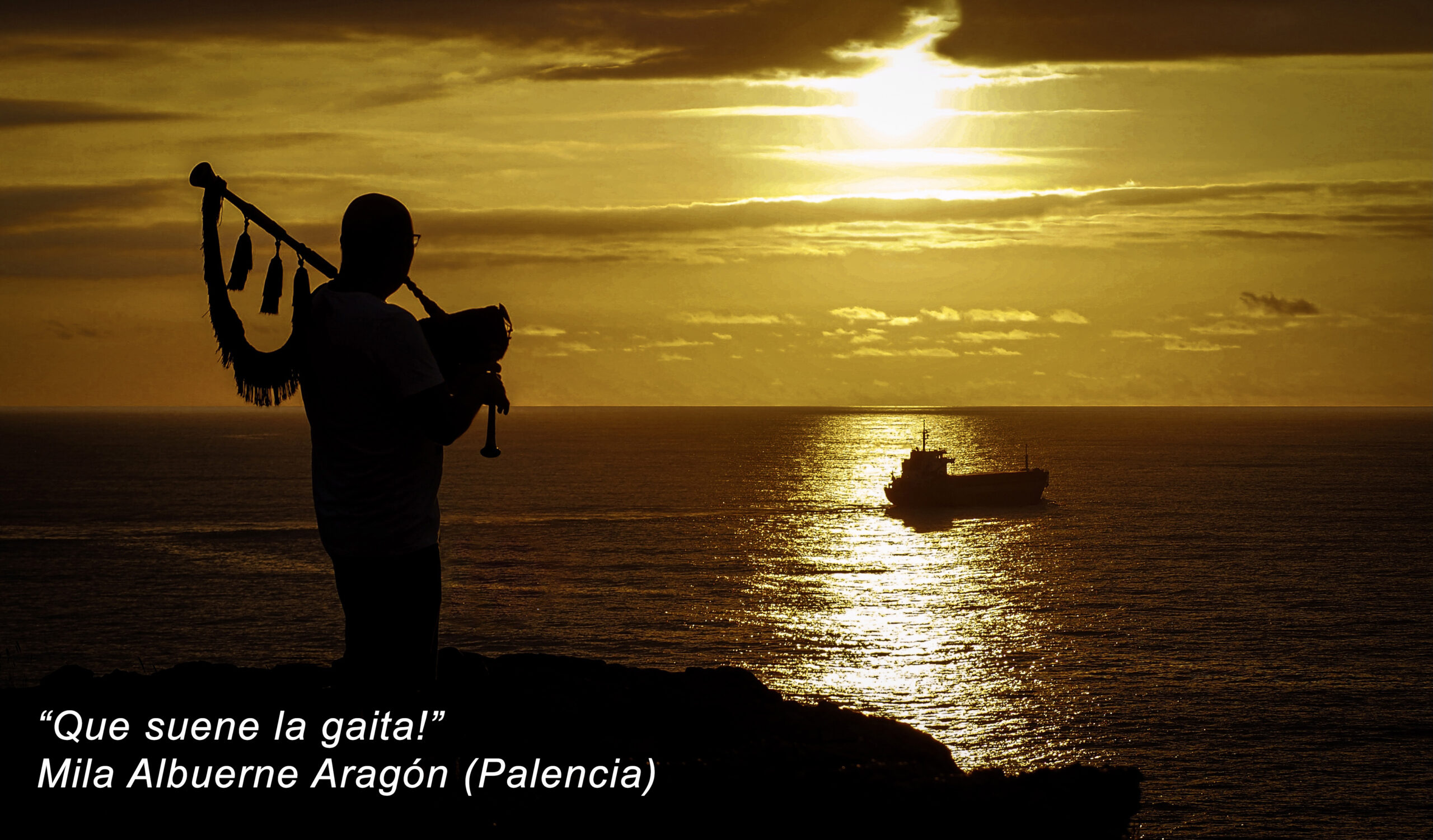 Gaita frente al mar. Segundo premio del fotografía de la Casa de Asturias en Guadarrama.